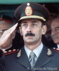 Ditadores, assassinos, fantoches dos EUA, usados em golpes pelo mundo 40 argentina-jorge-rafael-videla