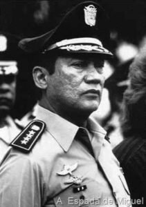 Ditadores, assassinos, fantoches dos EUA, usados em golpes pelo mundo 25 panama-manuel-noriega