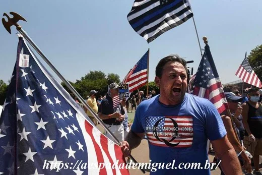 militantes-qanon-pro-trump-eua